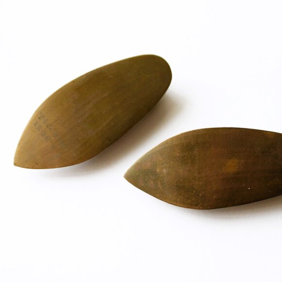 2 Vintage Brass Ashtray Genie Shoe Slippers India 3.75 Tobacciana Incense Burner - Picture 5 of 7